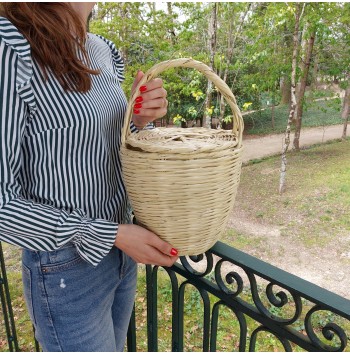 Vintage straw bag with lid