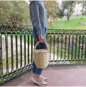 Vintage straw bag with lid