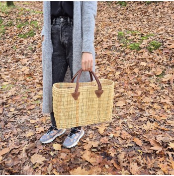Natural straw tote bag