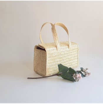 Rectangular straw handbag