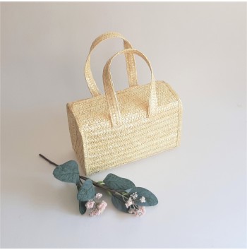 Rectangular straw handbag