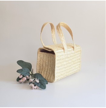 Rectangular straw handbag