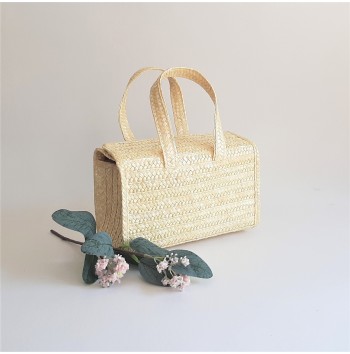 Rectangular straw handbag