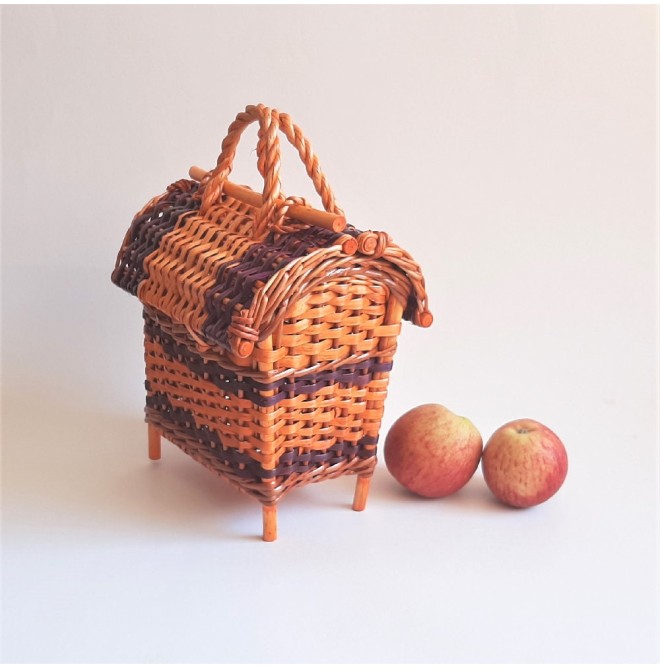 House shape wicker bag
