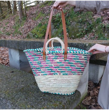 Colorful straw shoulder bag
