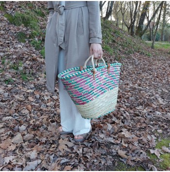 Colorful straw shoulder bag