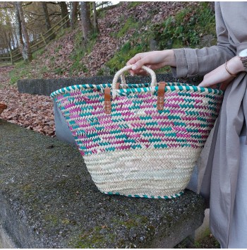 Colorful straw shoulder bag